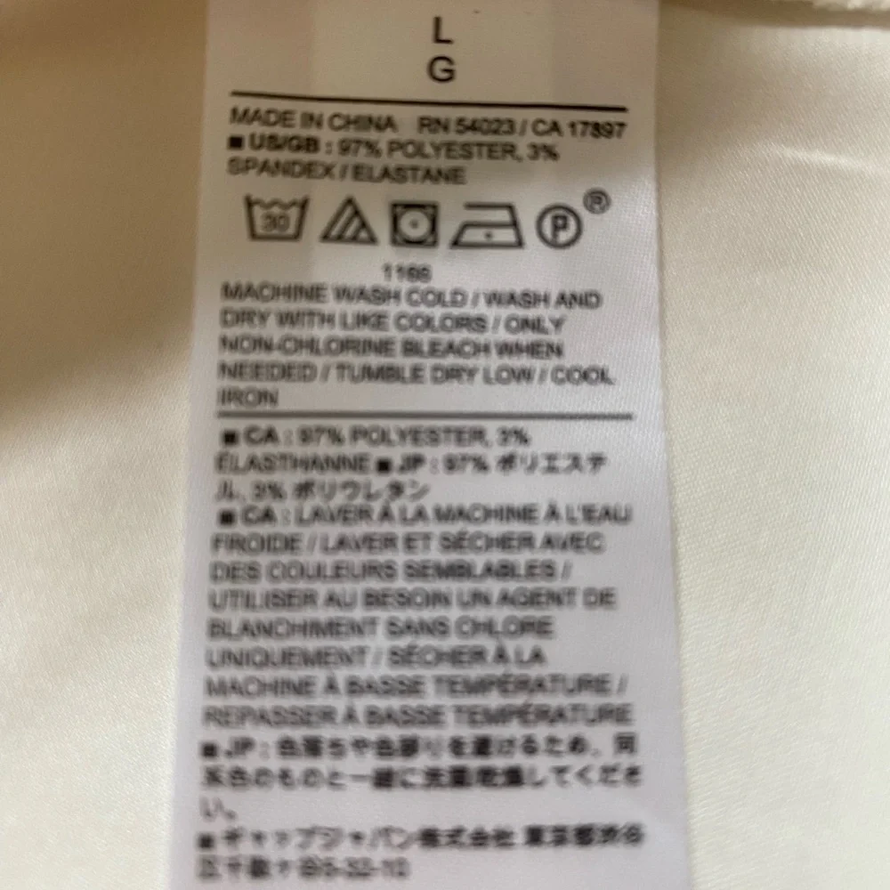NWOT Women’s L Banana Republic White Dress Shirt Silky Finish